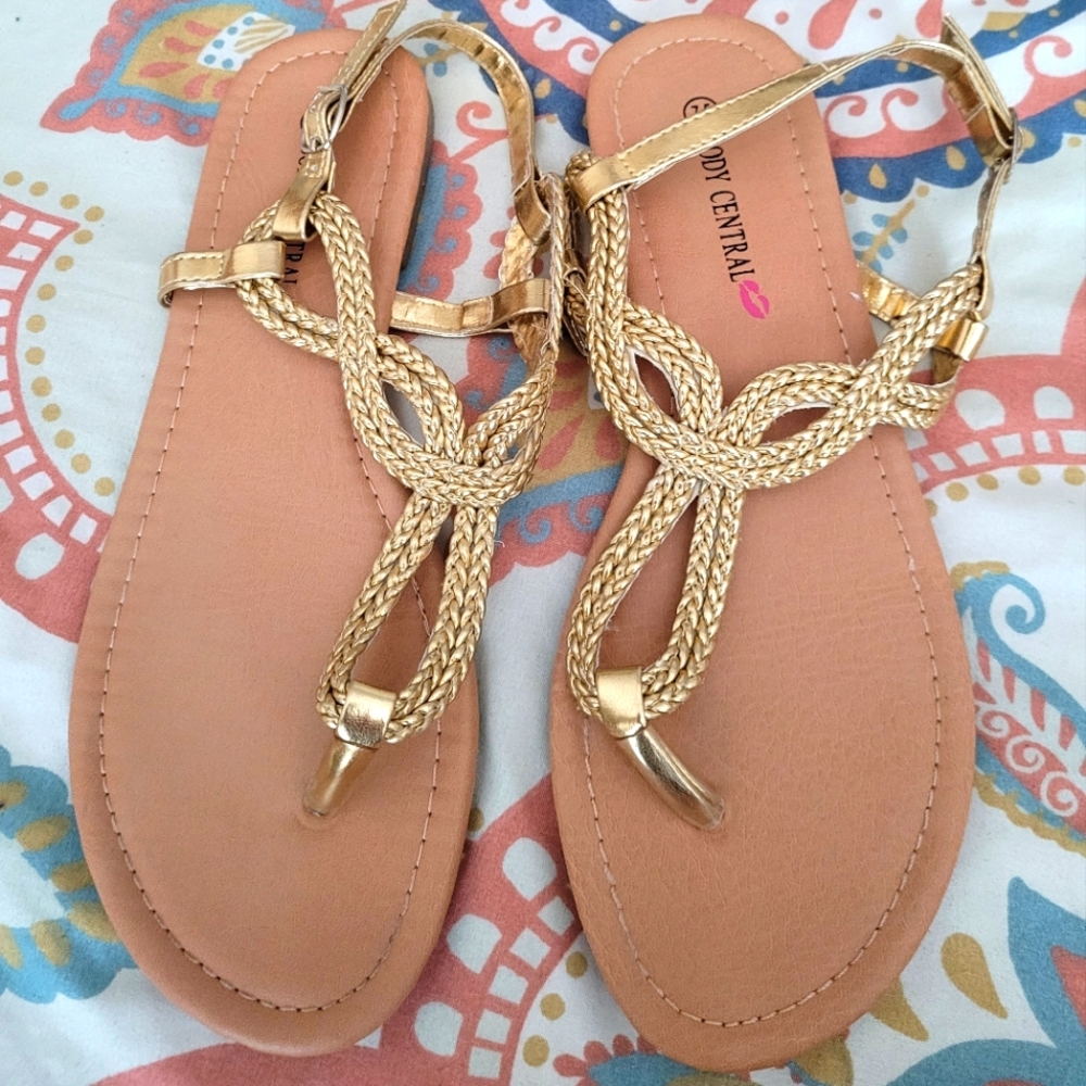 Size 7.5 Thong Sandals